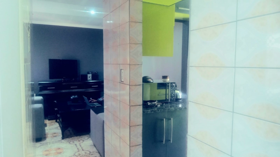 2 Bedroom Property for Sale in Lombardy East Gauteng