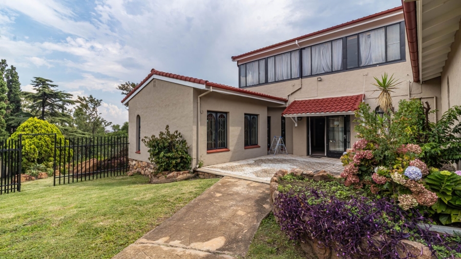 8 Bedroom Property for Sale in Oakdene Gauteng