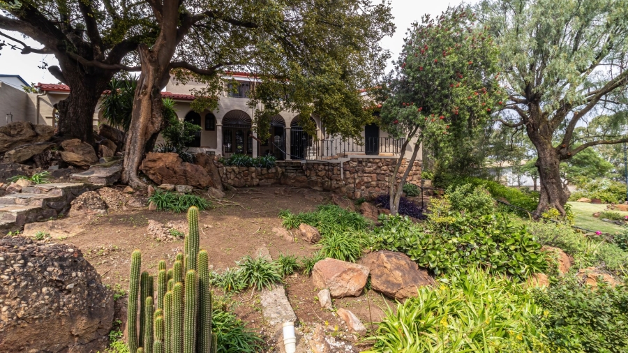 8 Bedroom Property for Sale in Oakdene Gauteng