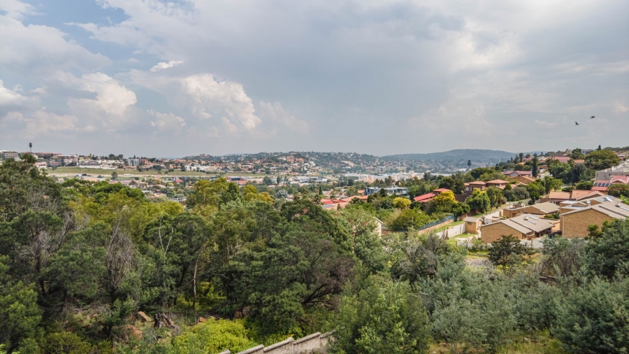 8 Bedroom Property for Sale in Oakdene Gauteng