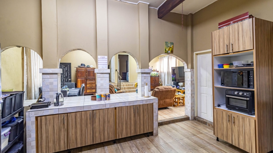 8 Bedroom Property for Sale in Oakdene Gauteng