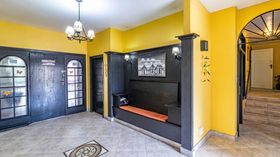 8 Bedroom Property for Sale in Oakdene Gauteng