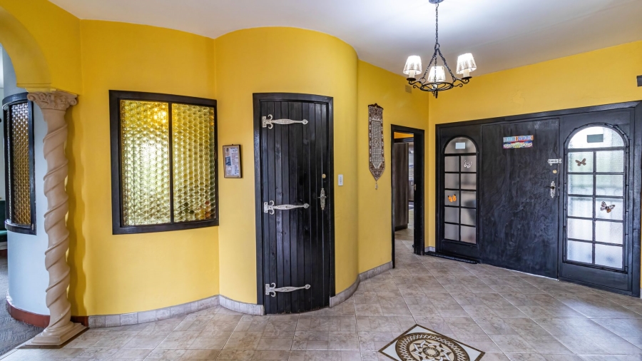 8 Bedroom Property for Sale in Oakdene Gauteng