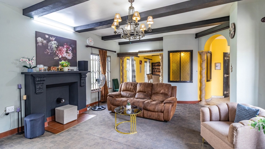 8 Bedroom Property for Sale in Oakdene Gauteng