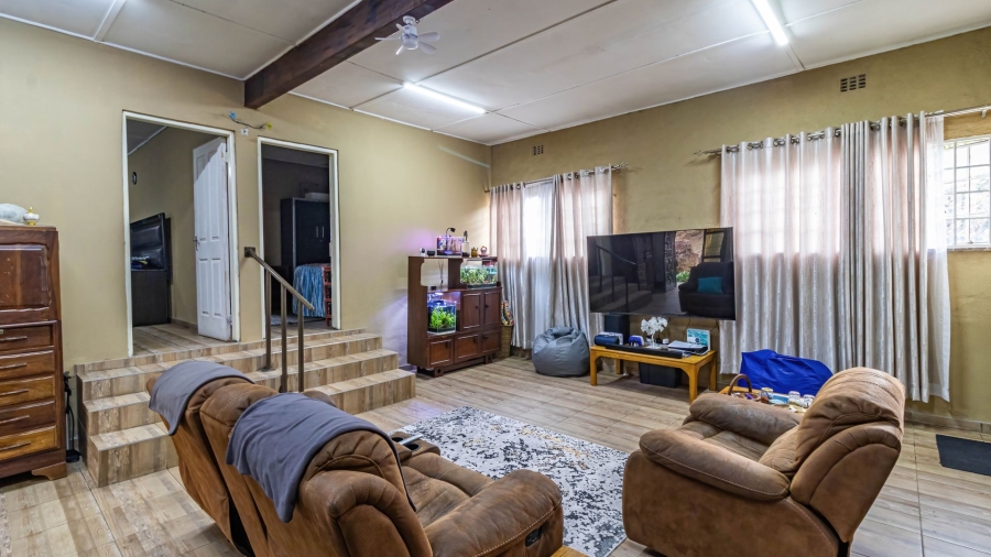 8 Bedroom Property for Sale in Oakdene Gauteng