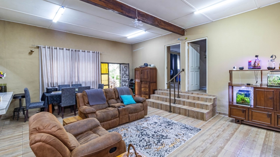 8 Bedroom Property for Sale in Oakdene Gauteng