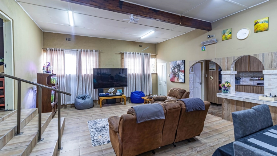 8 Bedroom Property for Sale in Oakdene Gauteng