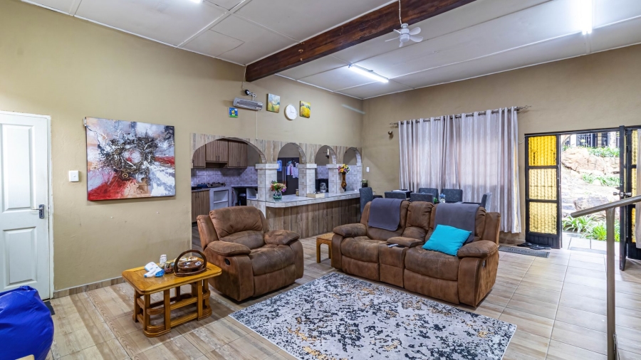 8 Bedroom Property for Sale in Oakdene Gauteng