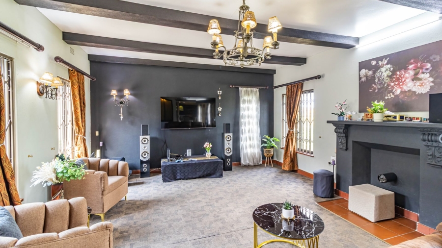 8 Bedroom Property for Sale in Oakdene Gauteng