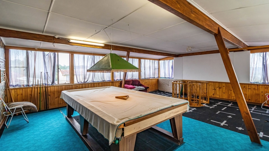 8 Bedroom Property for Sale in Oakdene Gauteng