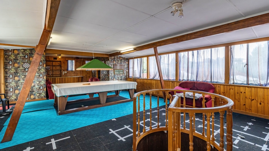 8 Bedroom Property for Sale in Oakdene Gauteng