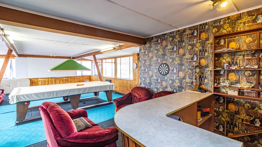 8 Bedroom Property for Sale in Oakdene Gauteng