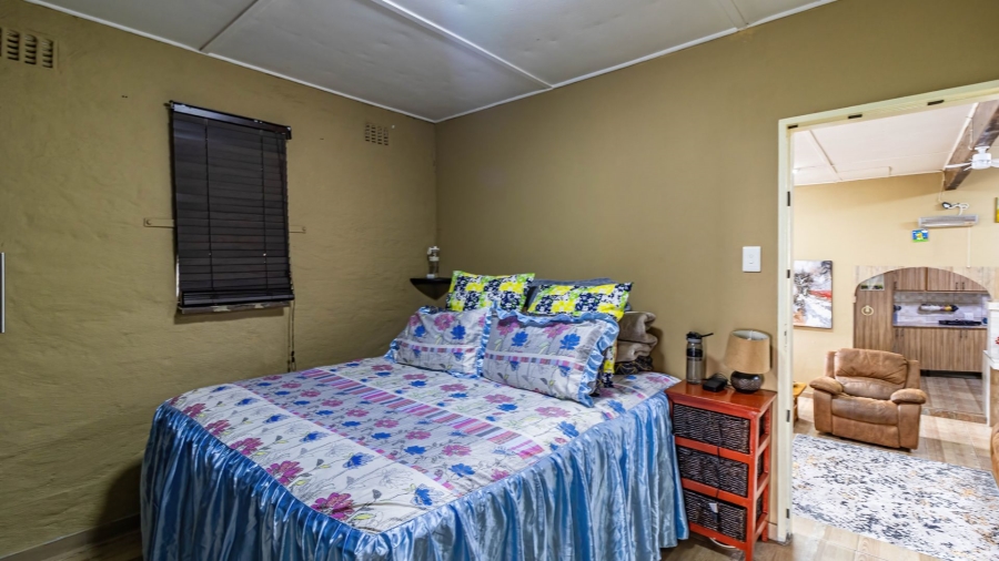 8 Bedroom Property for Sale in Oakdene Gauteng