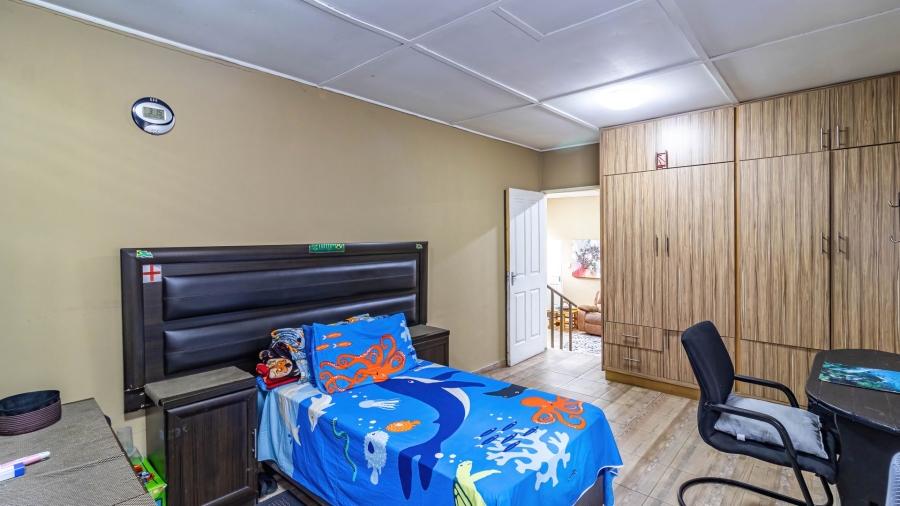 8 Bedroom Property for Sale in Oakdene Gauteng