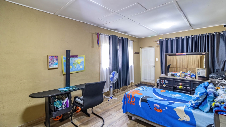 8 Bedroom Property for Sale in Oakdene Gauteng