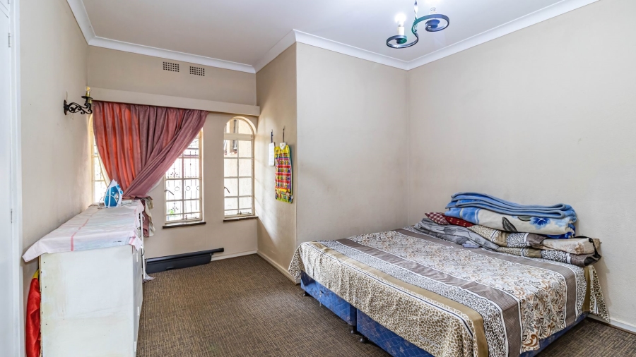 8 Bedroom Property for Sale in Oakdene Gauteng