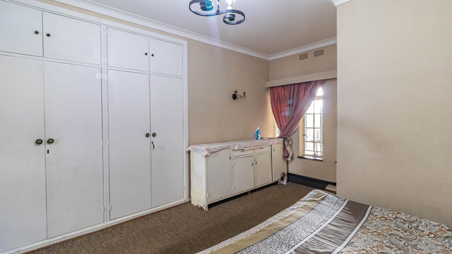 8 Bedroom Property for Sale in Oakdene Gauteng