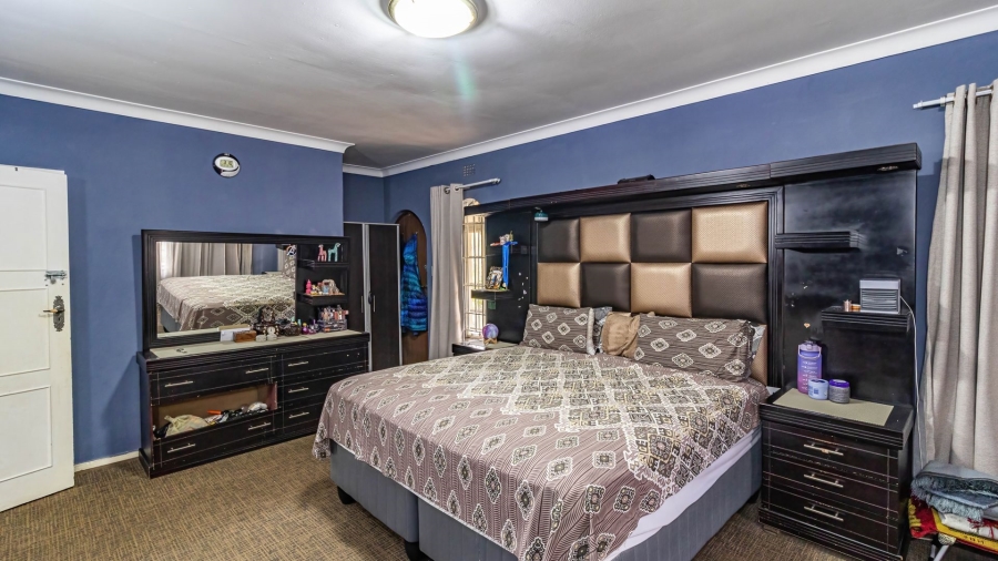 8 Bedroom Property for Sale in Oakdene Gauteng