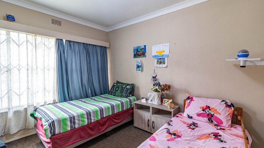 8 Bedroom Property for Sale in Oakdene Gauteng