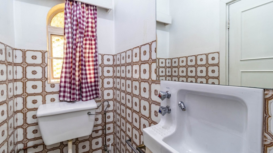 8 Bedroom Property for Sale in Oakdene Gauteng