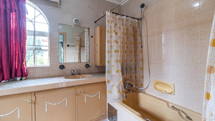 8 Bedroom Property for Sale in Oakdene Gauteng