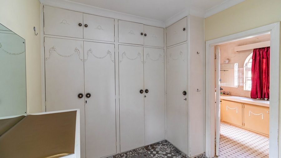 8 Bedroom Property for Sale in Oakdene Gauteng