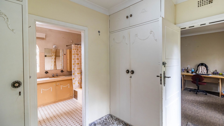 8 Bedroom Property for Sale in Oakdene Gauteng