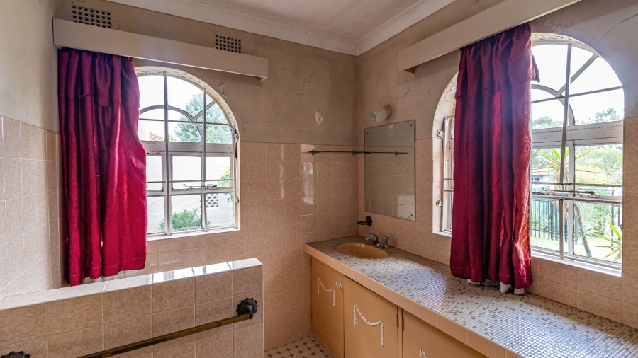 8 Bedroom Property for Sale in Oakdene Gauteng