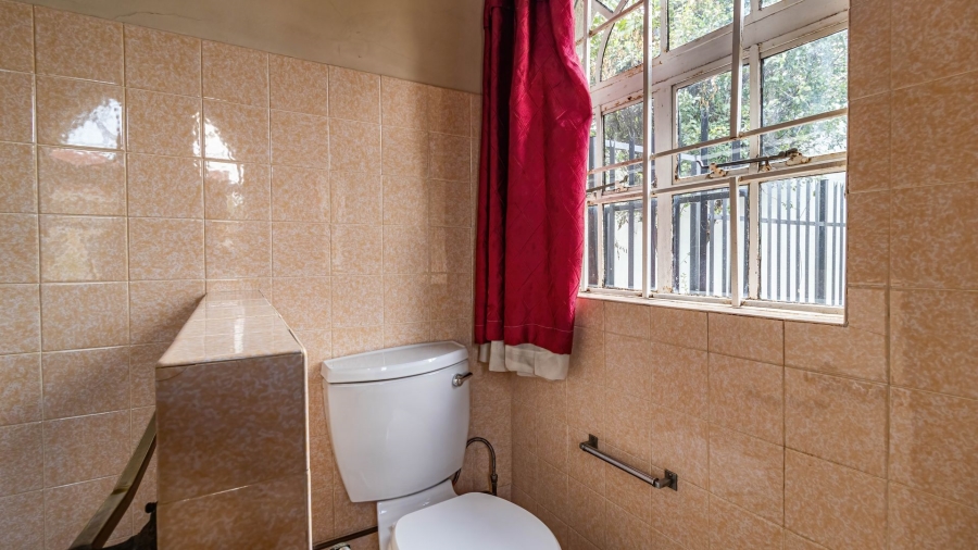 8 Bedroom Property for Sale in Oakdene Gauteng