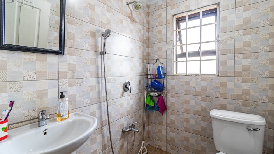 8 Bedroom Property for Sale in Oakdene Gauteng