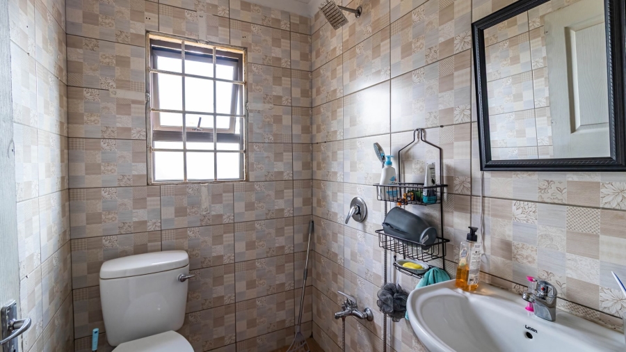 8 Bedroom Property for Sale in Oakdene Gauteng