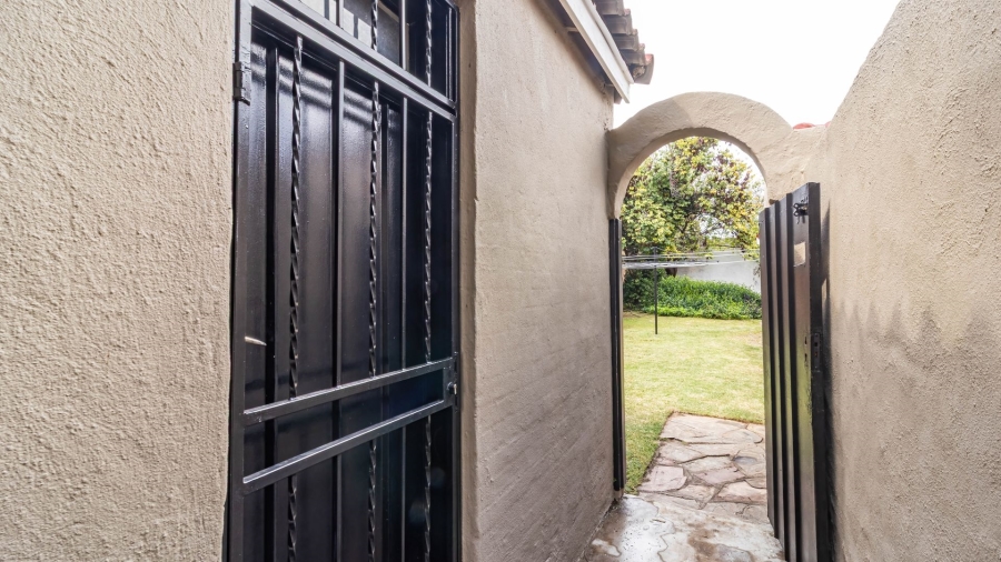 8 Bedroom Property for Sale in Oakdene Gauteng