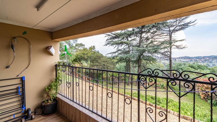 8 Bedroom Property for Sale in Oakdene Gauteng