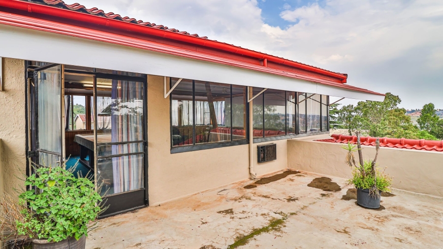 8 Bedroom Property for Sale in Oakdene Gauteng