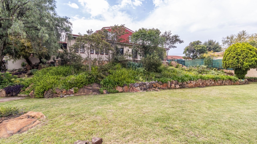 8 Bedroom Property for Sale in Oakdene Gauteng