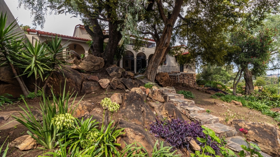 8 Bedroom Property for Sale in Oakdene Gauteng