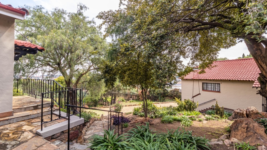 8 Bedroom Property for Sale in Oakdene Gauteng