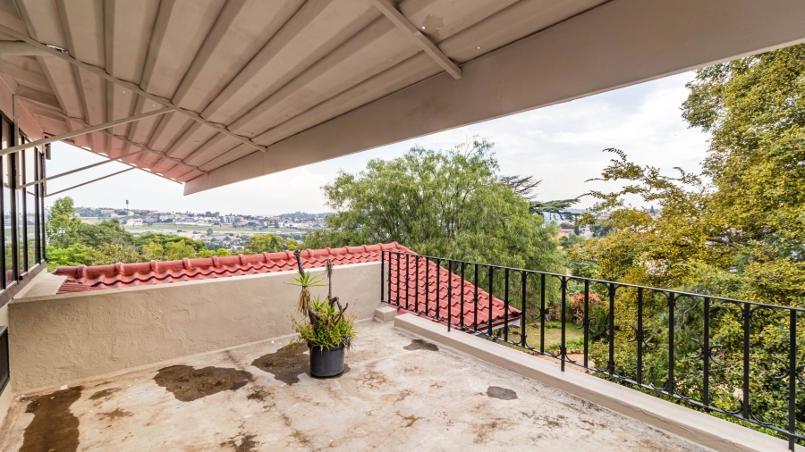 8 Bedroom Property for Sale in Oakdene Gauteng