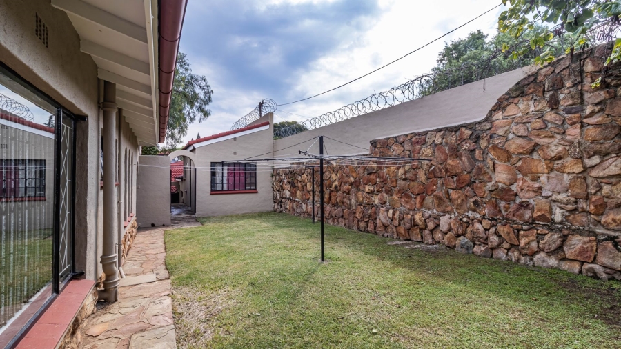 8 Bedroom Property for Sale in Oakdene Gauteng