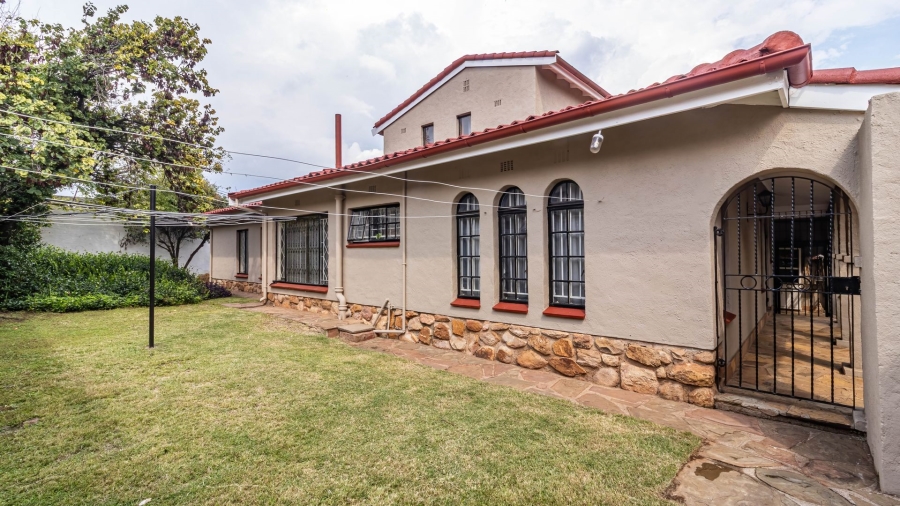 8 Bedroom Property for Sale in Oakdene Gauteng