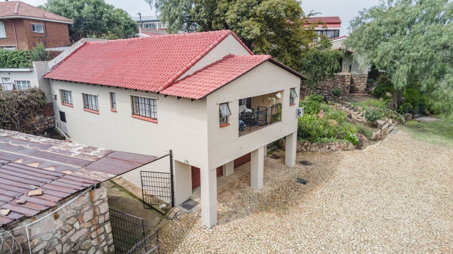 8 Bedroom Property for Sale in Oakdene Gauteng