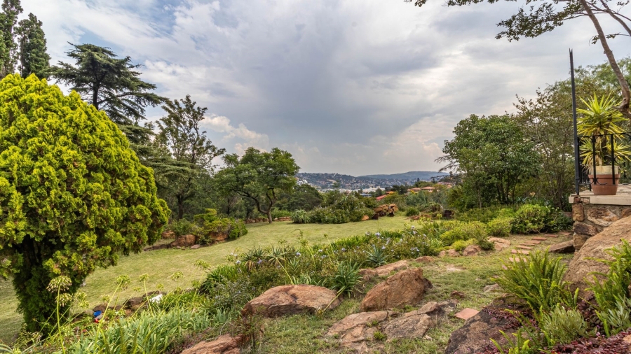 8 Bedroom Property for Sale in Oakdene Gauteng
