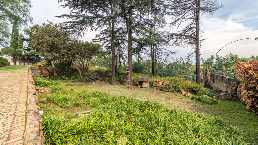 8 Bedroom Property for Sale in Oakdene Gauteng