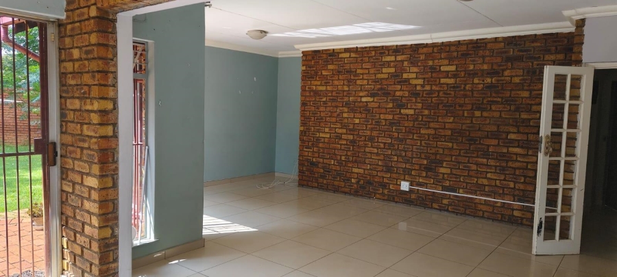 3 Bedroom Property for Sale in Selcourt Gauteng