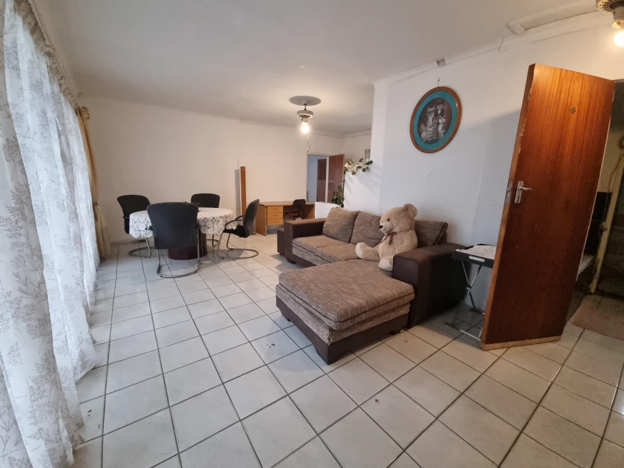 To Let 2 Bedroom Property for Rent in Lambton Gauteng