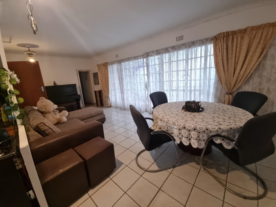 To Let 2 Bedroom Property for Rent in Lambton Gauteng
