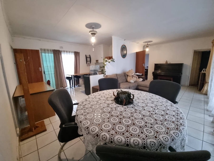 To Let 2 Bedroom Property for Rent in Lambton Gauteng