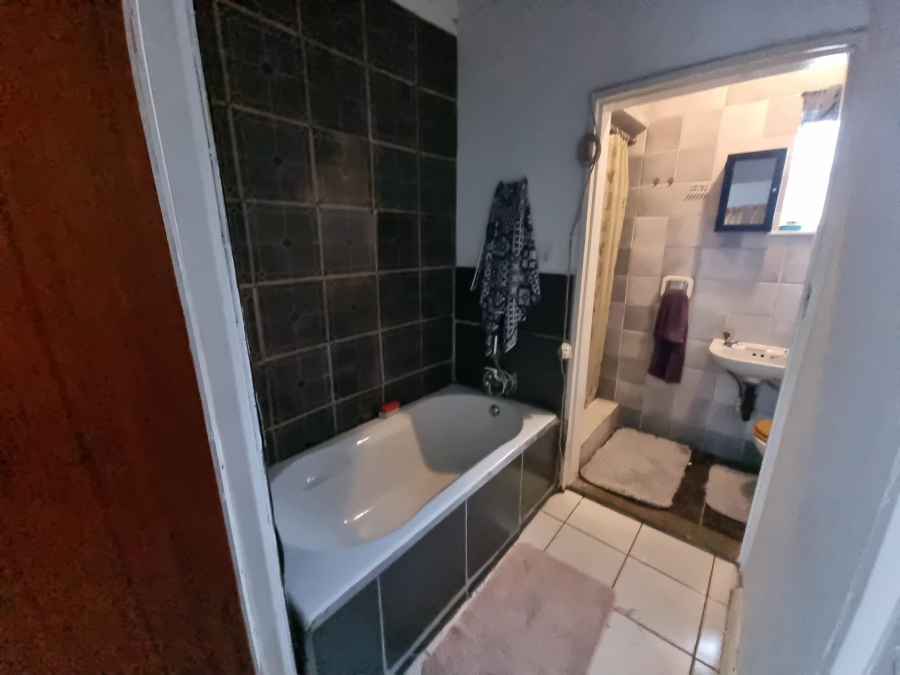 To Let 2 Bedroom Property for Rent in Lambton Gauteng