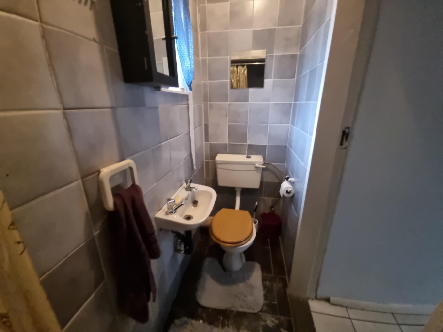 To Let 2 Bedroom Property for Rent in Lambton Gauteng