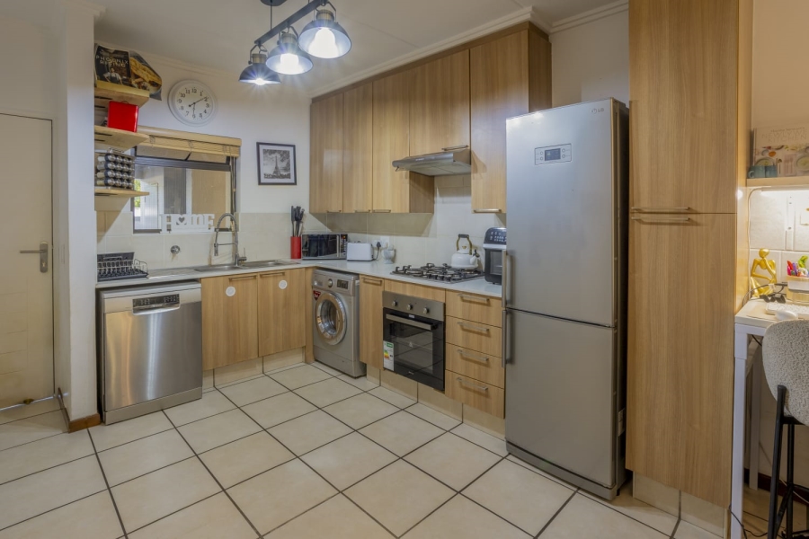 2 Bedroom Property for Sale in Bryanston Gauteng